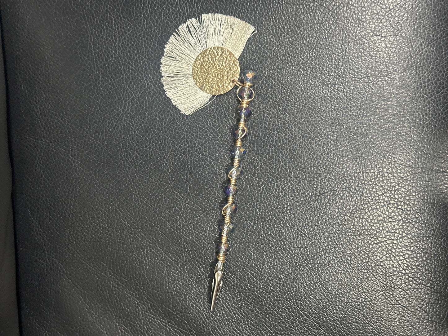 Crystal wand clip